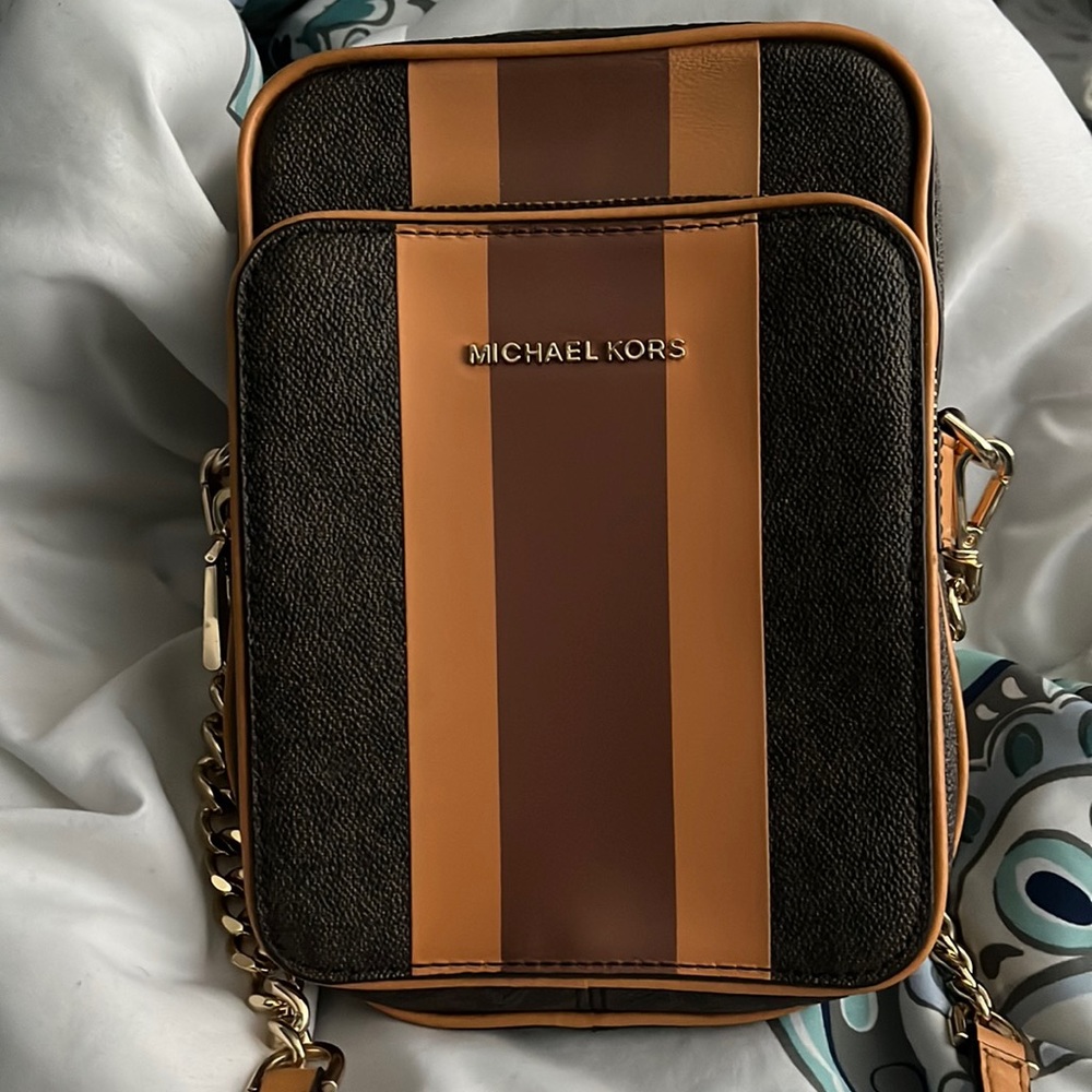 Micheal Kors purse